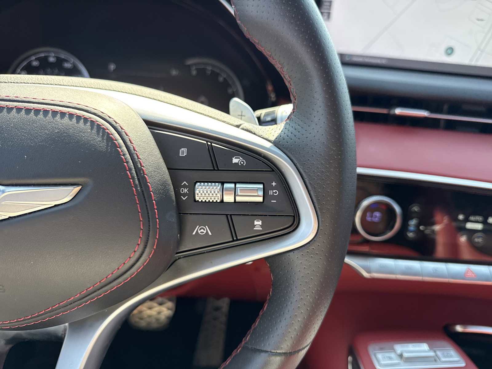 Used 2024 Genesis GV70 3.5T Sport image 17