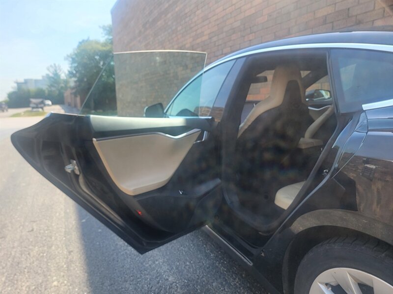 Used 2016 Tesla Model S 70D AWD/4WD image 26