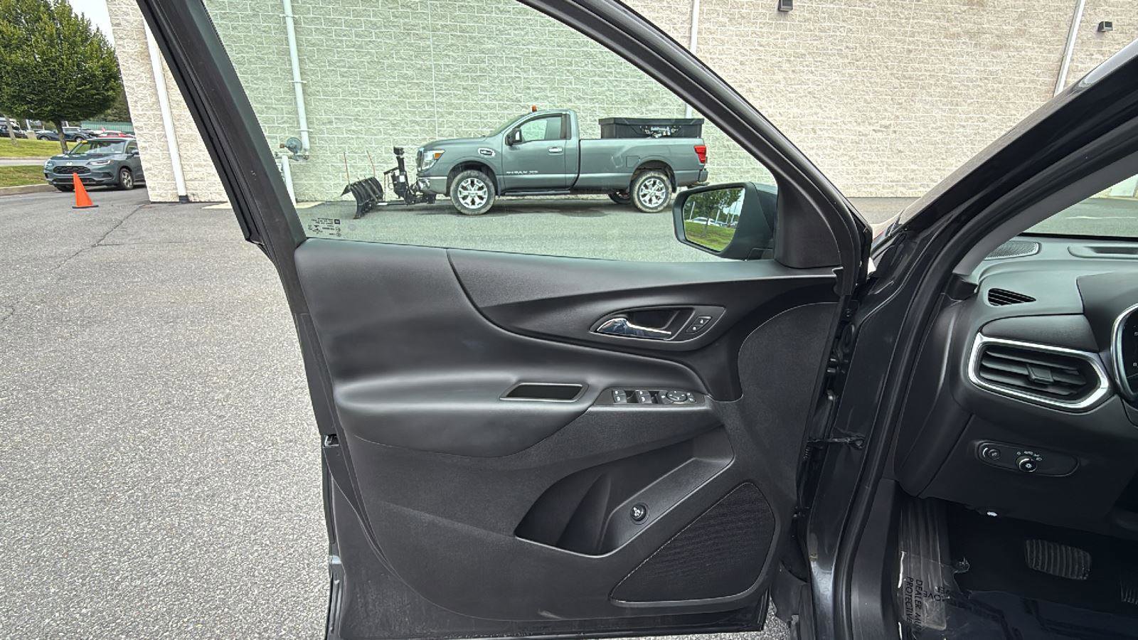 Used 2022 Chevrolet Equinox LT image 23