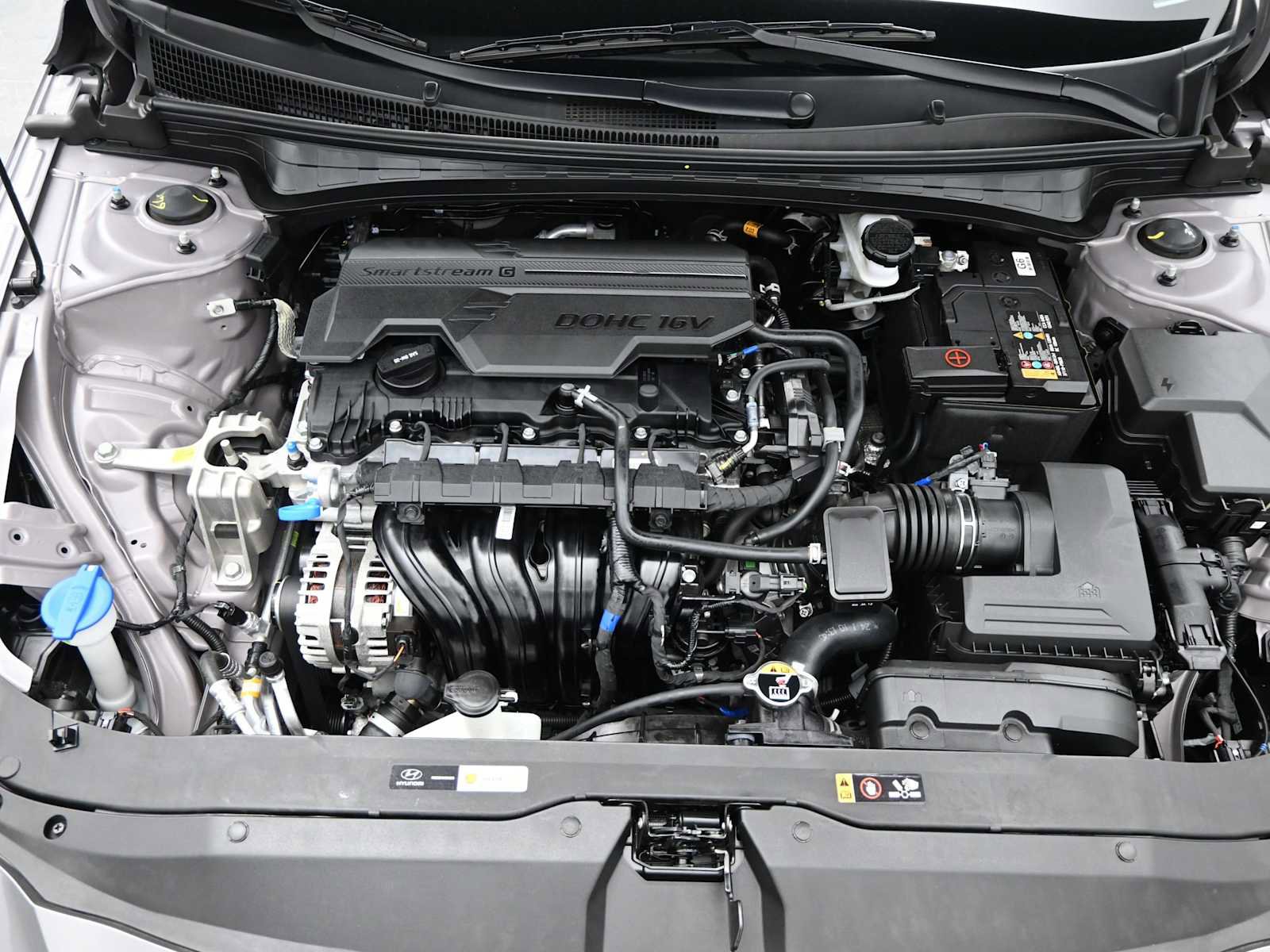 Certified 2025 Hyundai Elantra Sport image 36