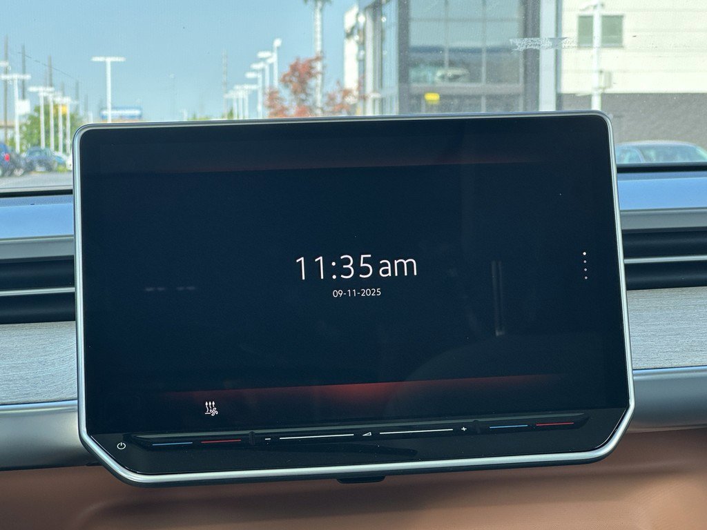 New 2025 Volkswagen ID. Buzz Pro S Plus image 11