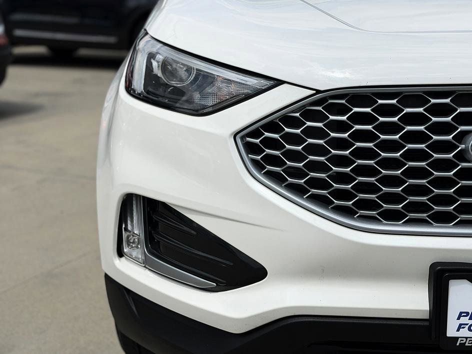 Used 2023 Ford Edge SEL w/ Convenience Package image 13