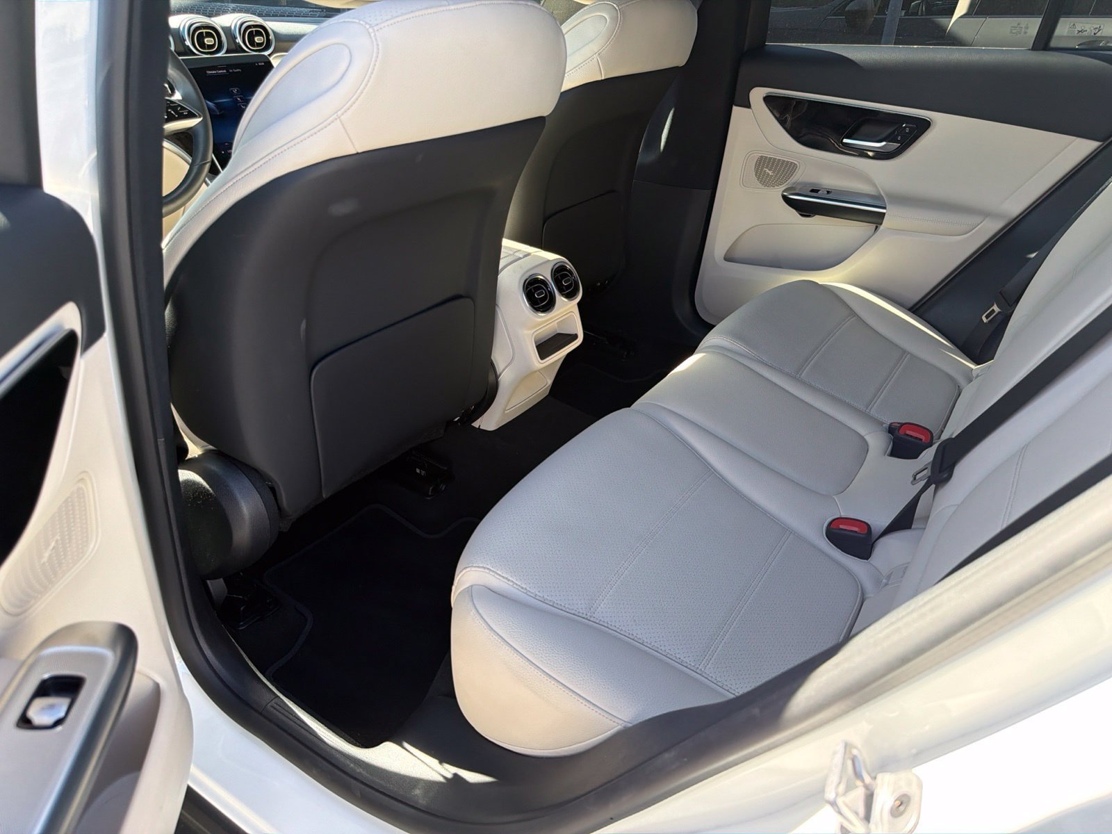 Certified 2026 Mercedes-Benz GLC 300 image 7