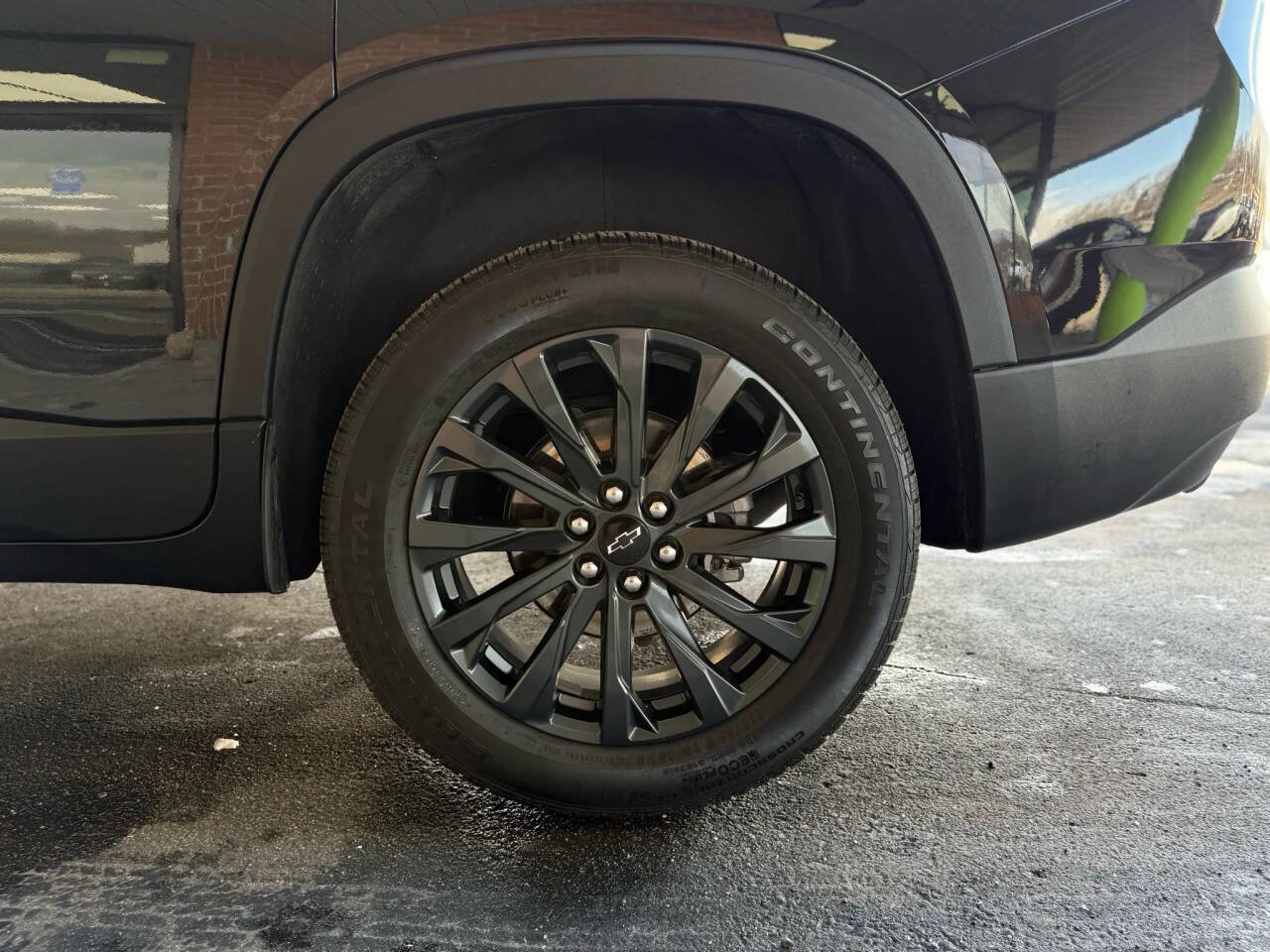 Used 2023 Chevrolet Traverse RS image 39