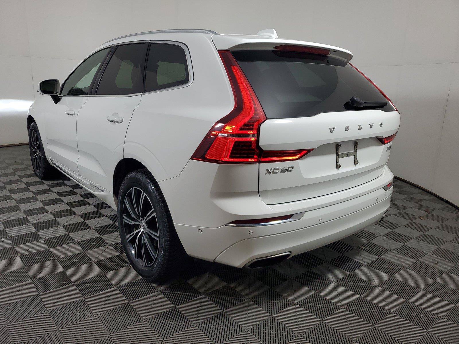 Used 2019 Volvo XC60 T5 Inscription AWD/4WD image 4