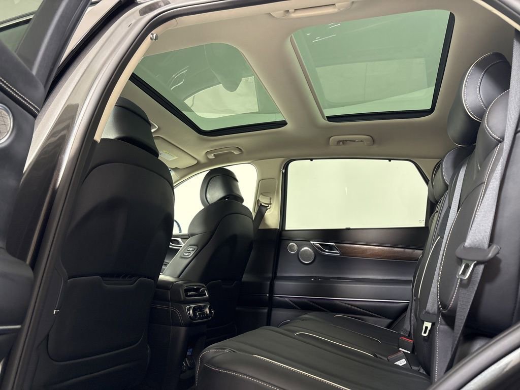 Used 2024 Genesis GV80 3.5T image 18