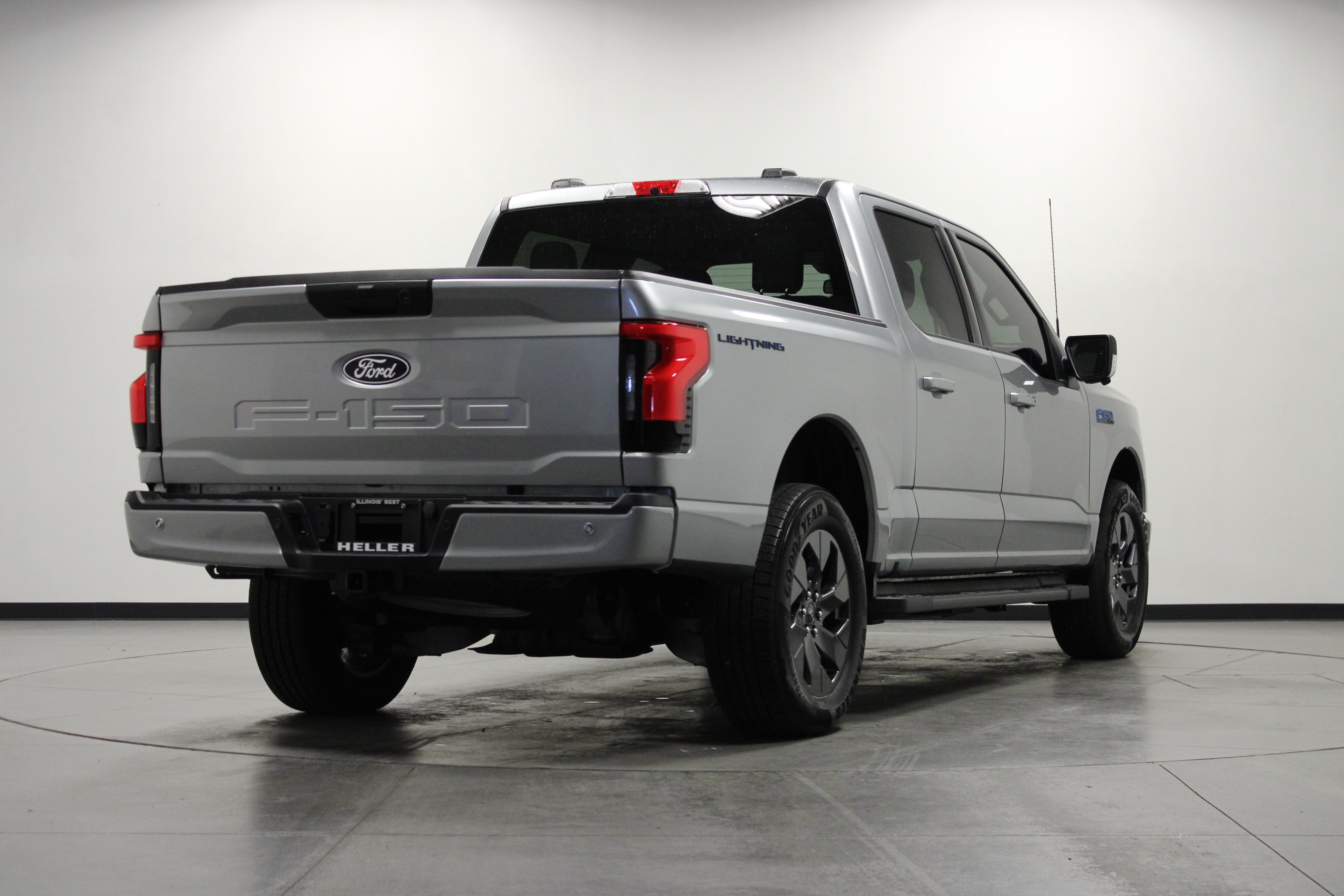 Used 2025 Ford F150 Lightning Flash AWD/4WD image 4
