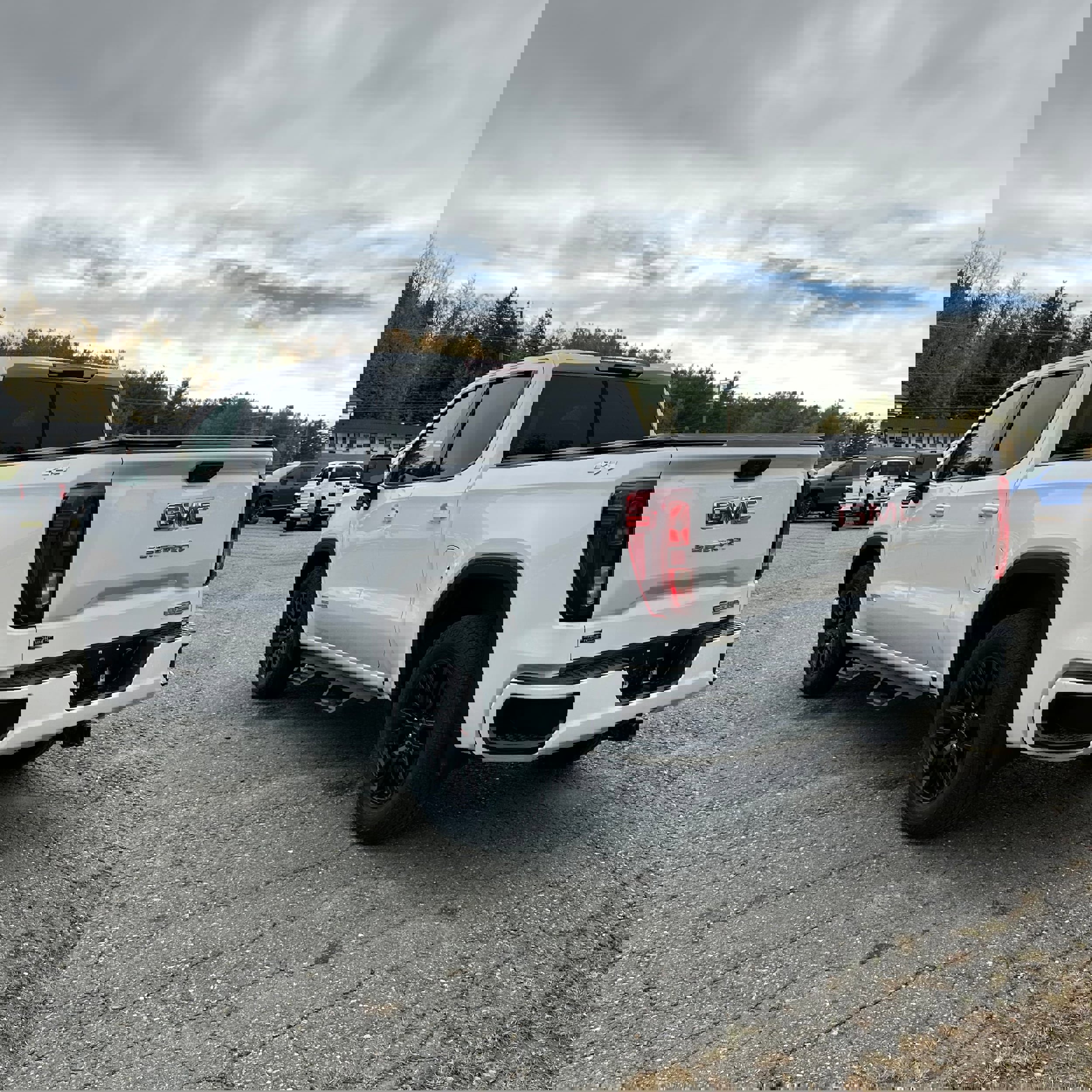 Used 2024 GMC Sierra 1500 Elevation image 5