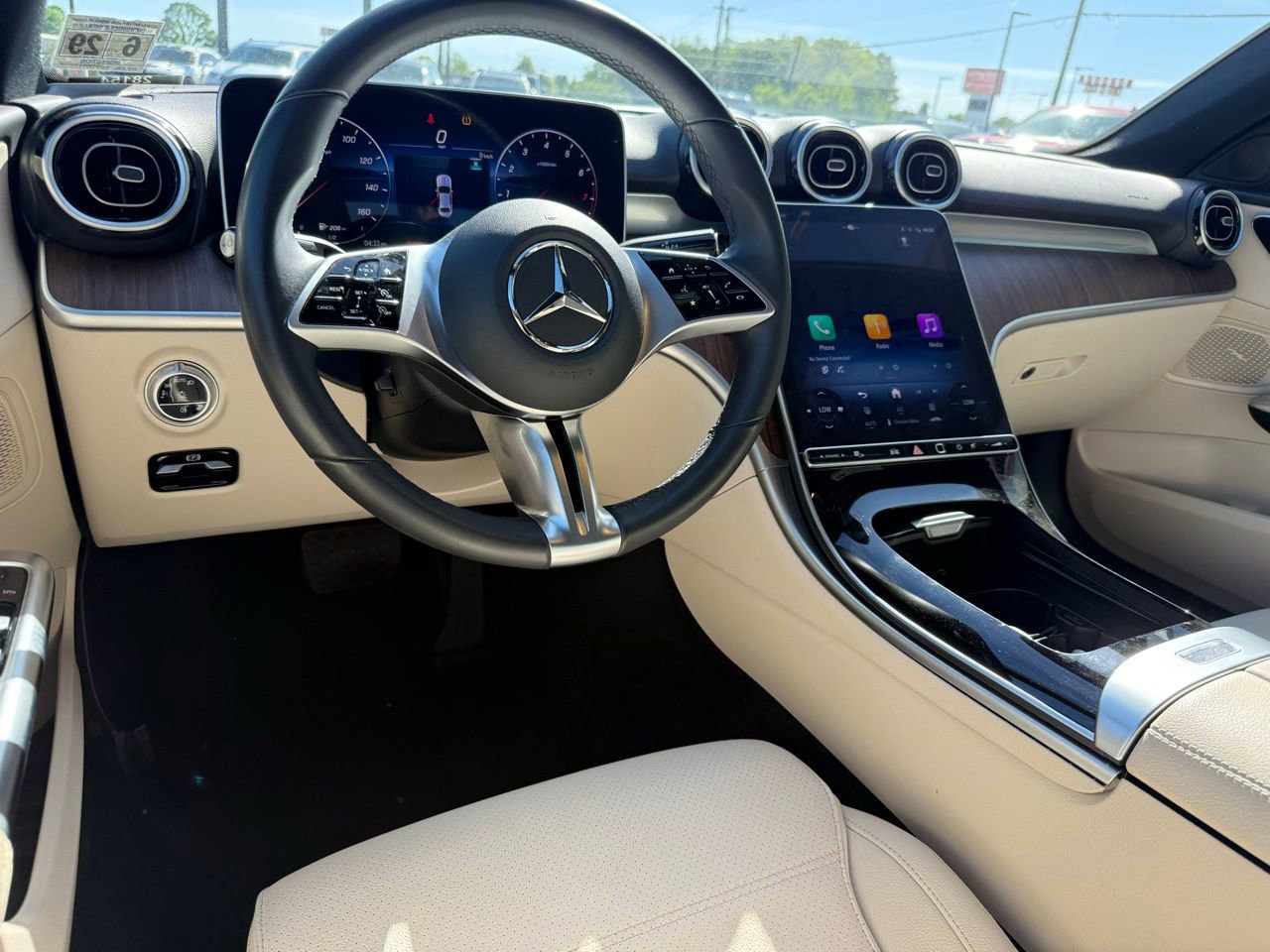 Used 2025 Mercedes-Benz C 300 4MATIC Sedan image 5