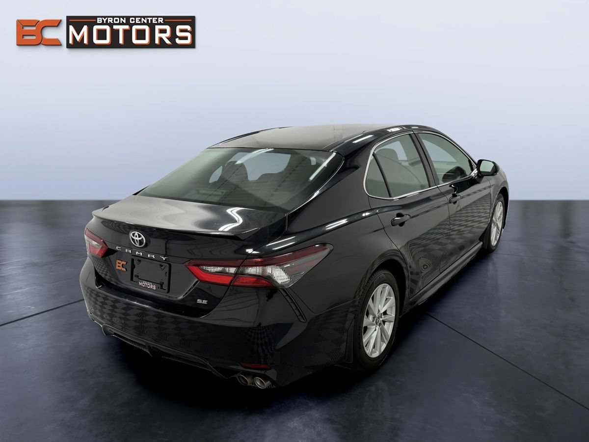Used 2024 Toyota Camry SE FWD image 6