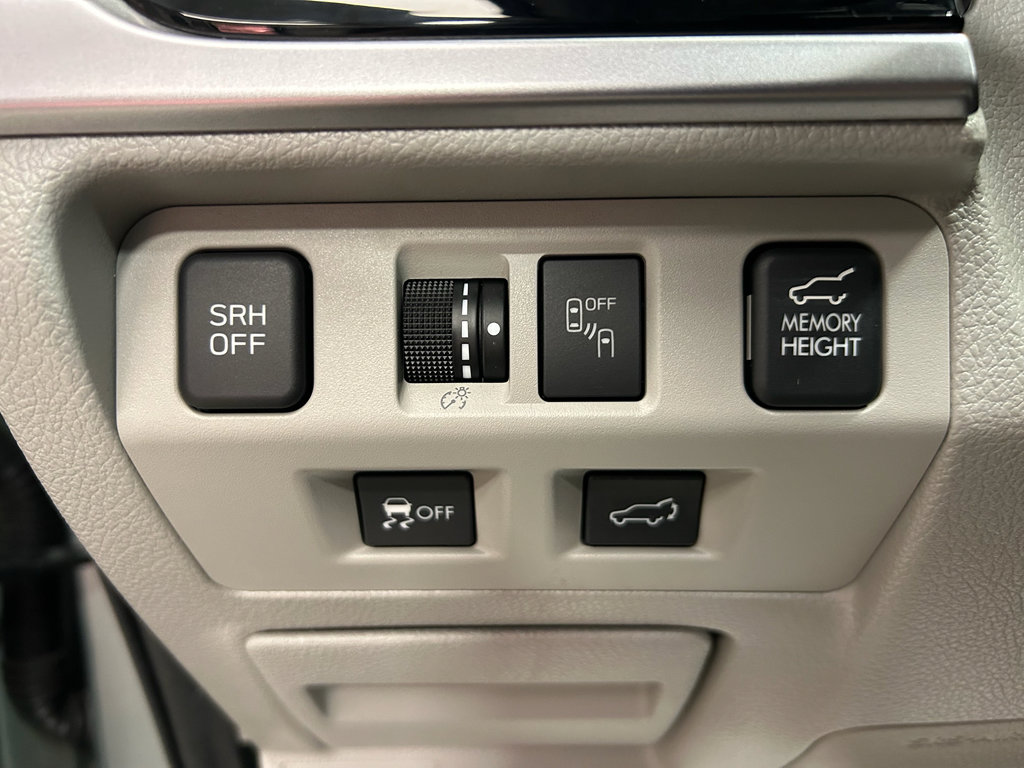 Used 2017 Subaru Forester 2.5i Limited AWD/4WD image 13