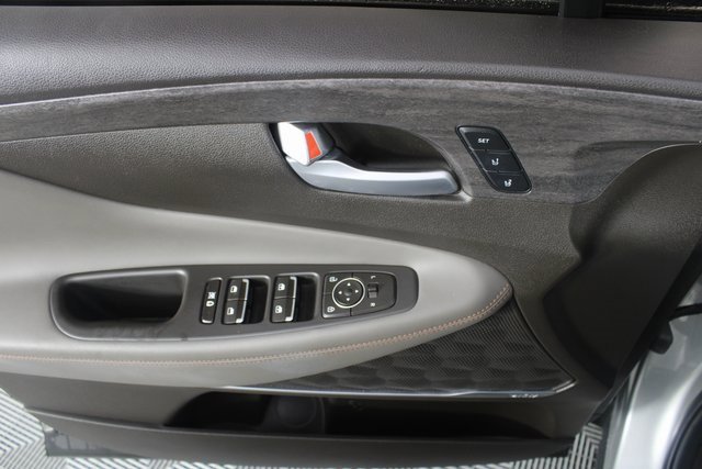Used 2020 Hyundai Santa Fe Limited image 16