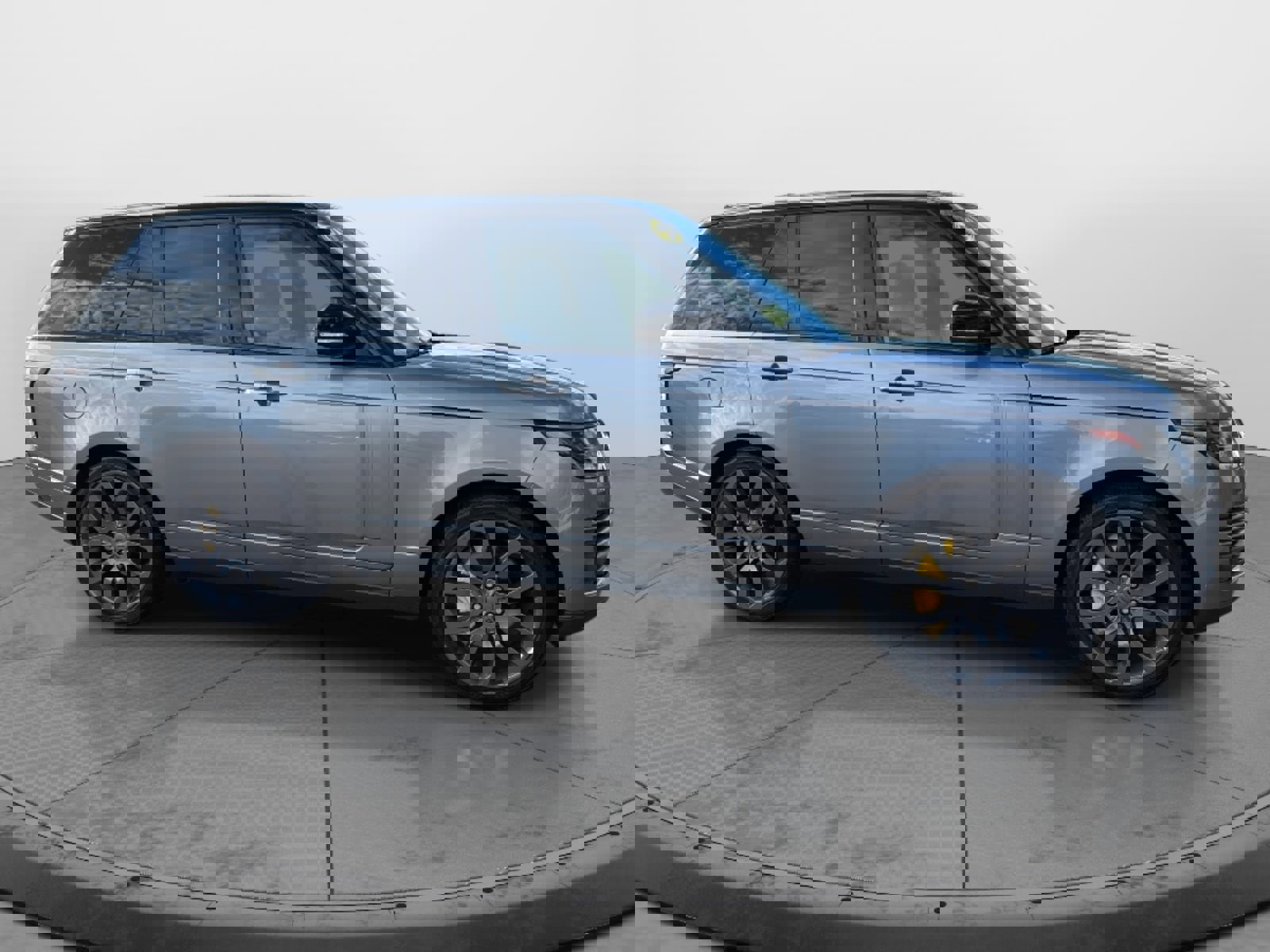 Used 2020 Land Rover Range Rover HSE image 3