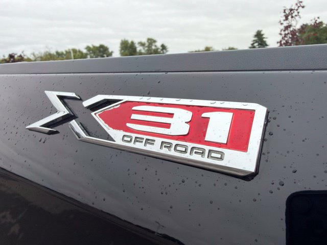 Used 2020 GMC Sierra 1500 SLE w/ X31 Off-Road Package AWD/4WD image 8