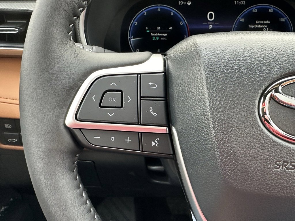 New 2026 Toyota Highlander Platinum image 25