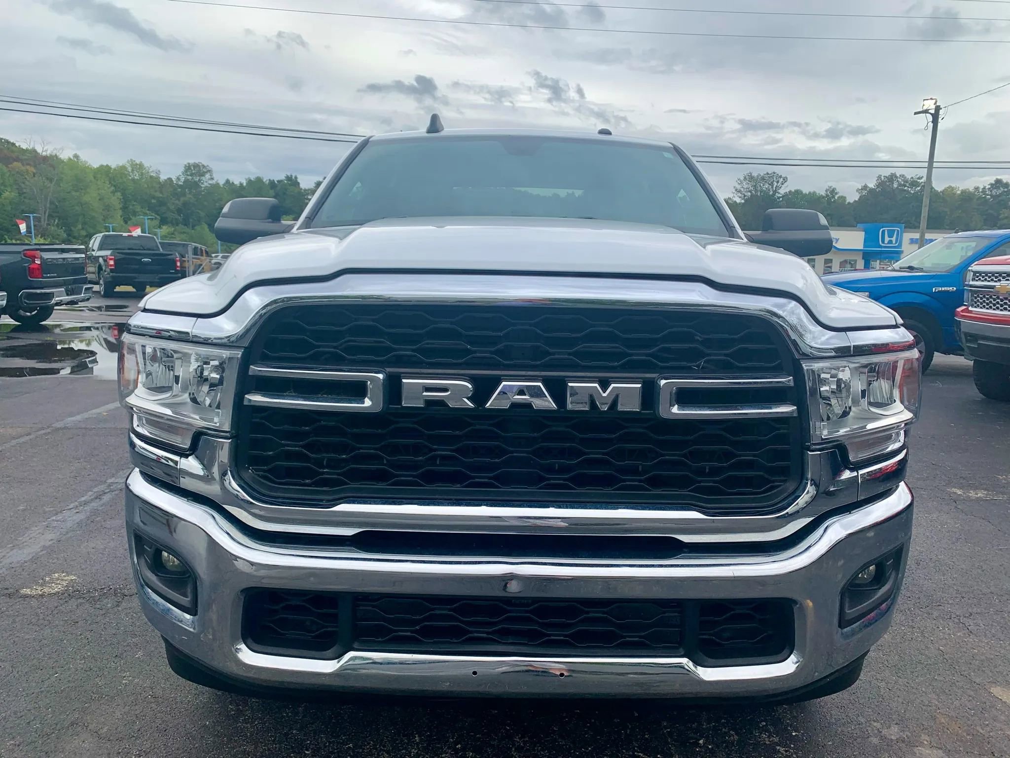 Used 2022 RAM 2500 Tradesman w/ Chrome Appearance Group image 2