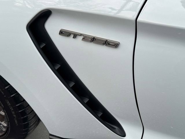 Used 2016 Ford Mustang Shelby GT350 w/ Technology Package image 30