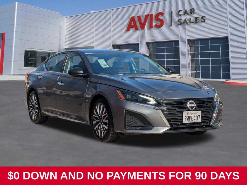 Used 2025 Nissan Altima 2.5 SV FWD image 3