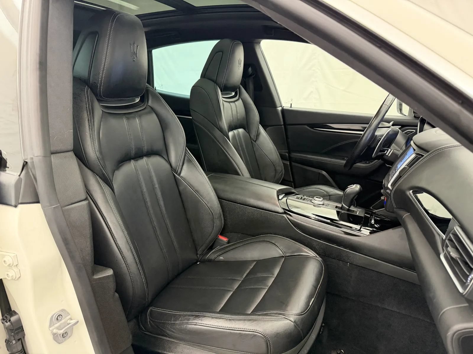 Used 2018 Maserati Levante GranSport AWD/4WD image 35
