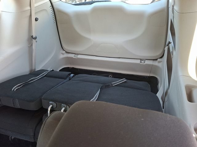 Used 2023 Chrysler Voyager LX FWD image 10