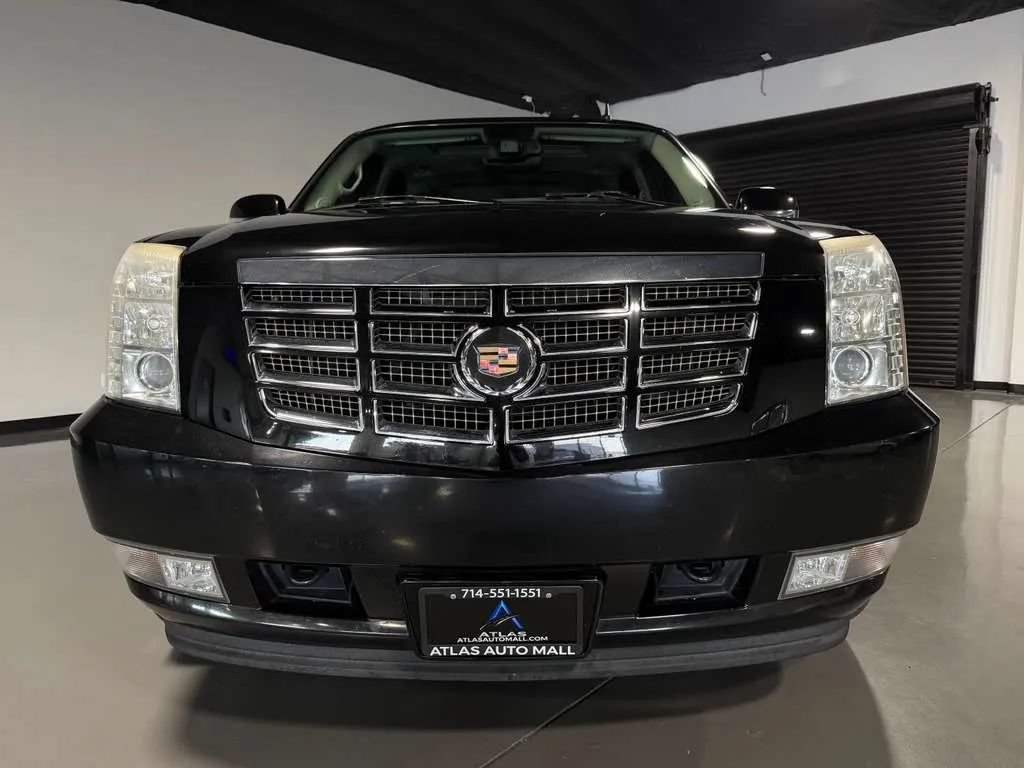 Used 2007 Cadillac Escalade AWD w/ Information Package image 2