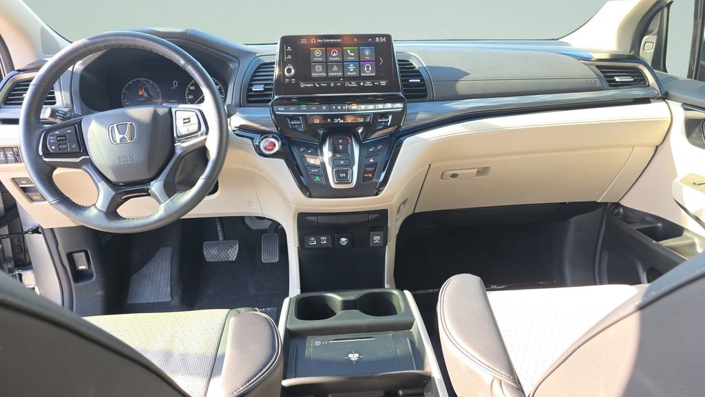Used 2025 Honda Odyssey Elite image 11