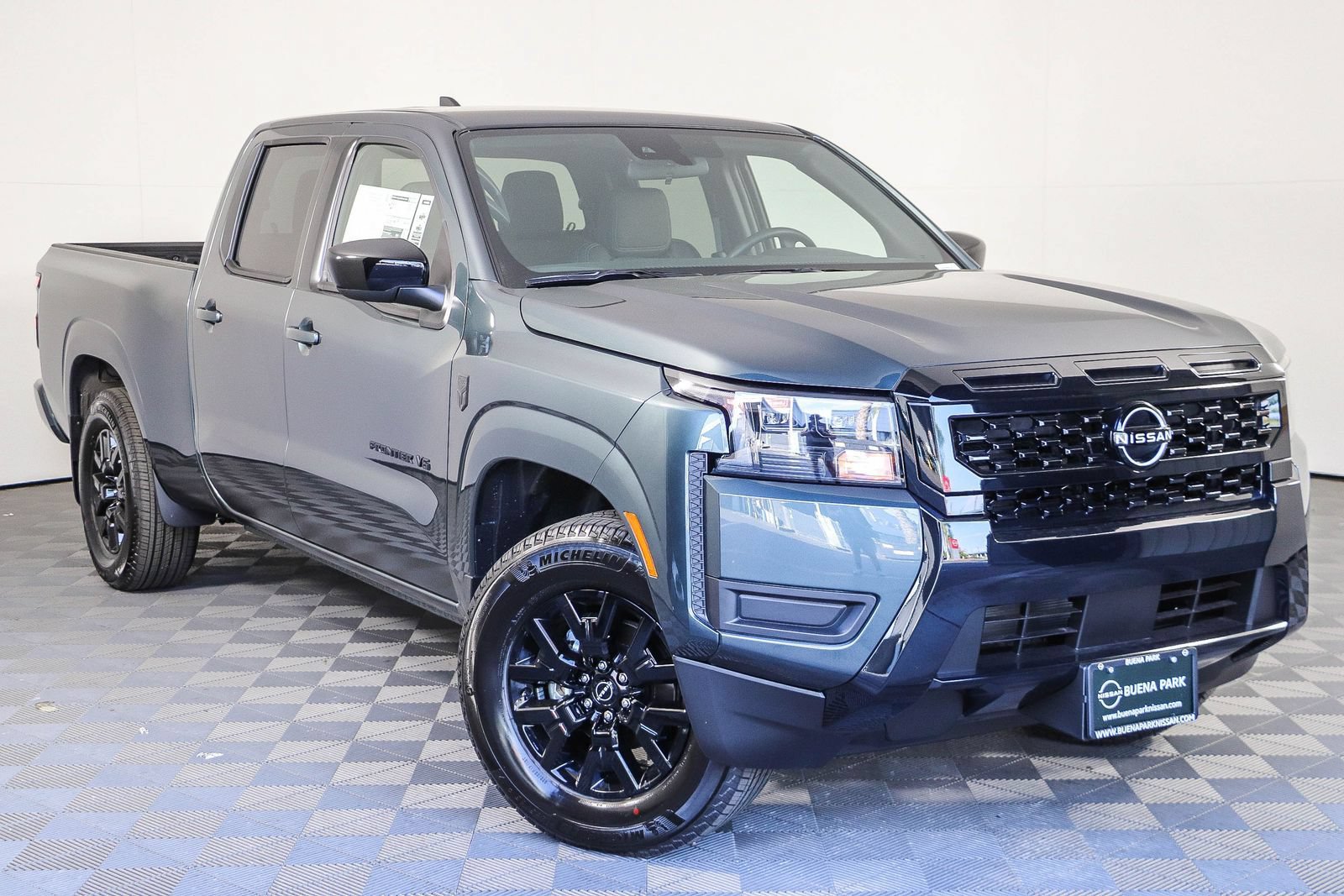 New 2027 Nissan Frontier SV w/ Tow Package RWD image 1