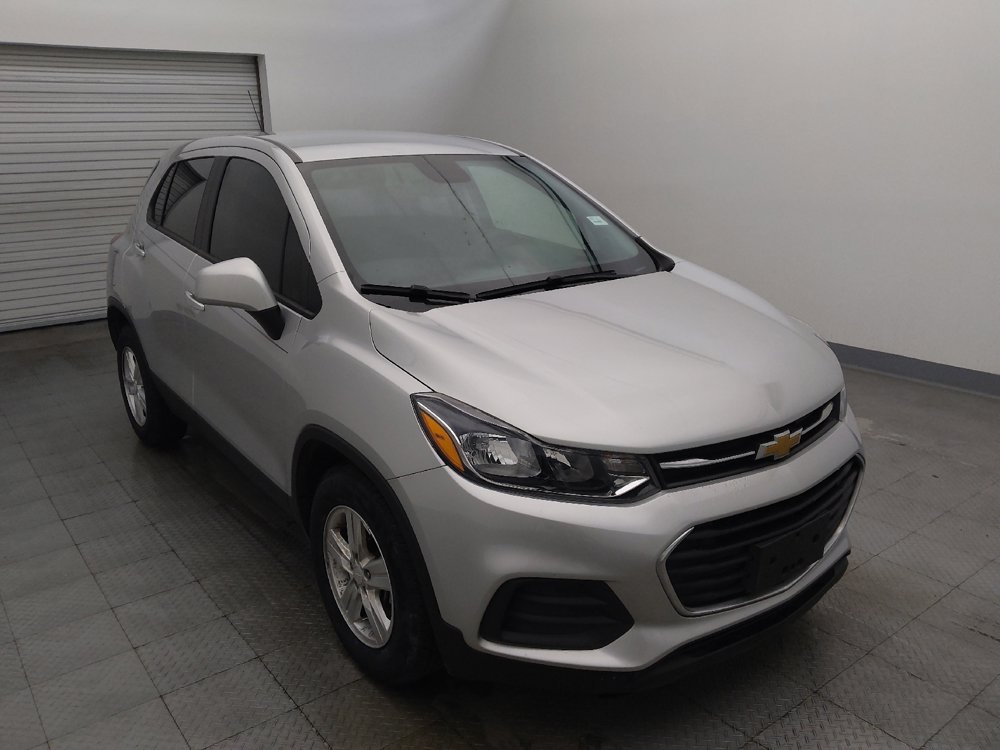 Used 2022 Chevrolet Trax LS w/ Tint and Cruise Package FWD image 13