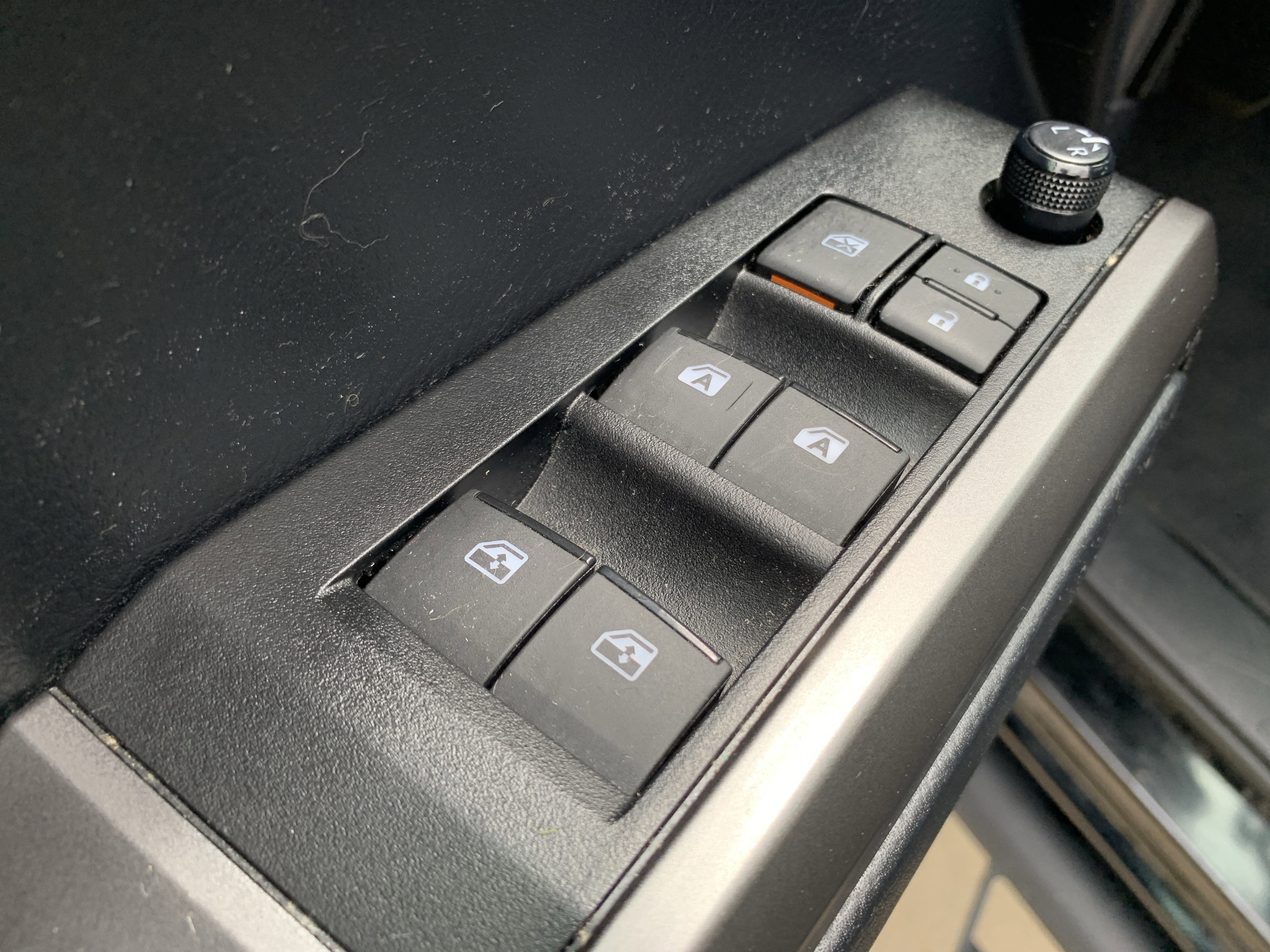 Used 2021 Toyota Tacoma Limited image 15