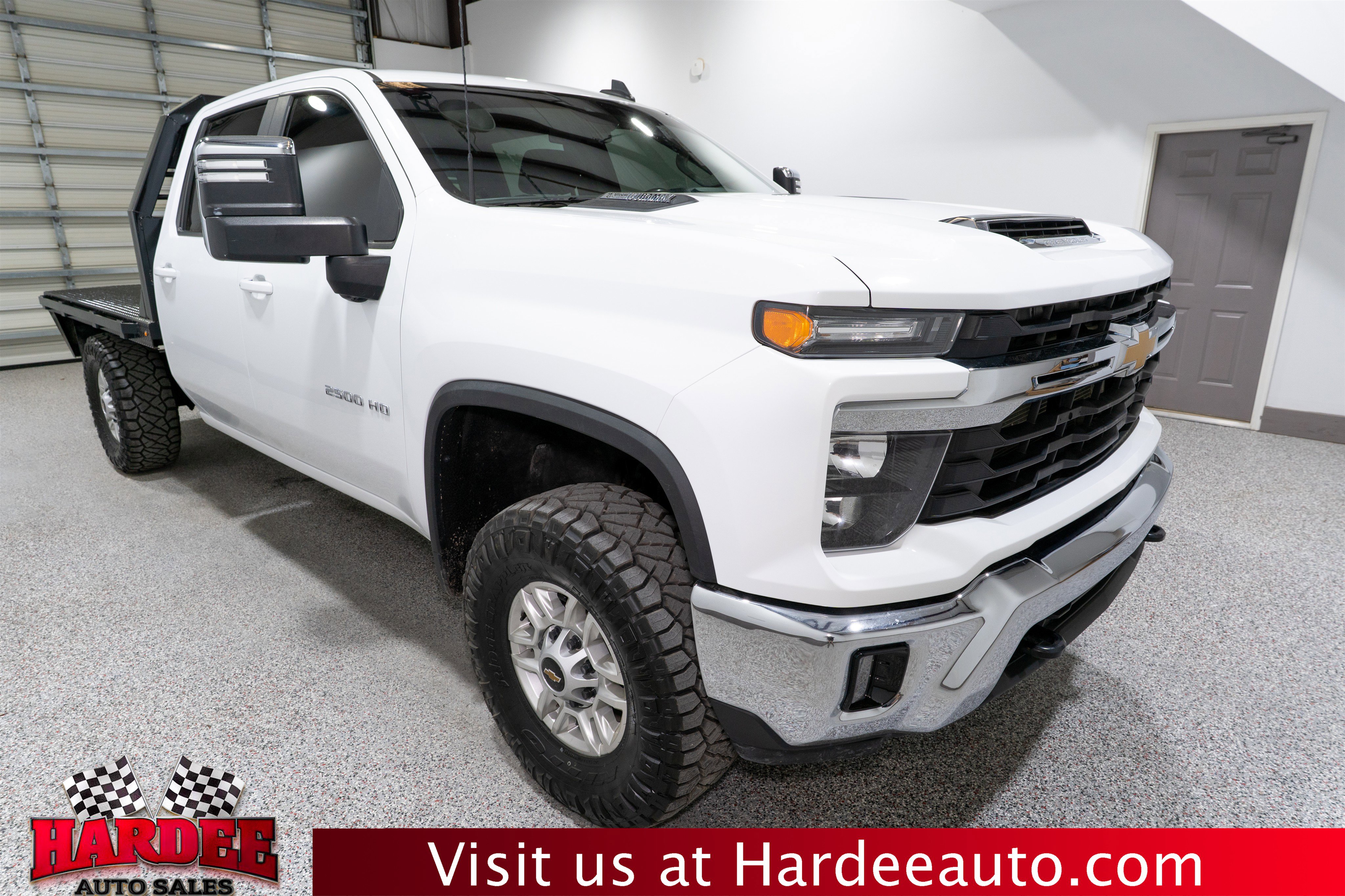 Used 2024 Chevrolet Silverado 2500 LT w/ Convenience Package image 6