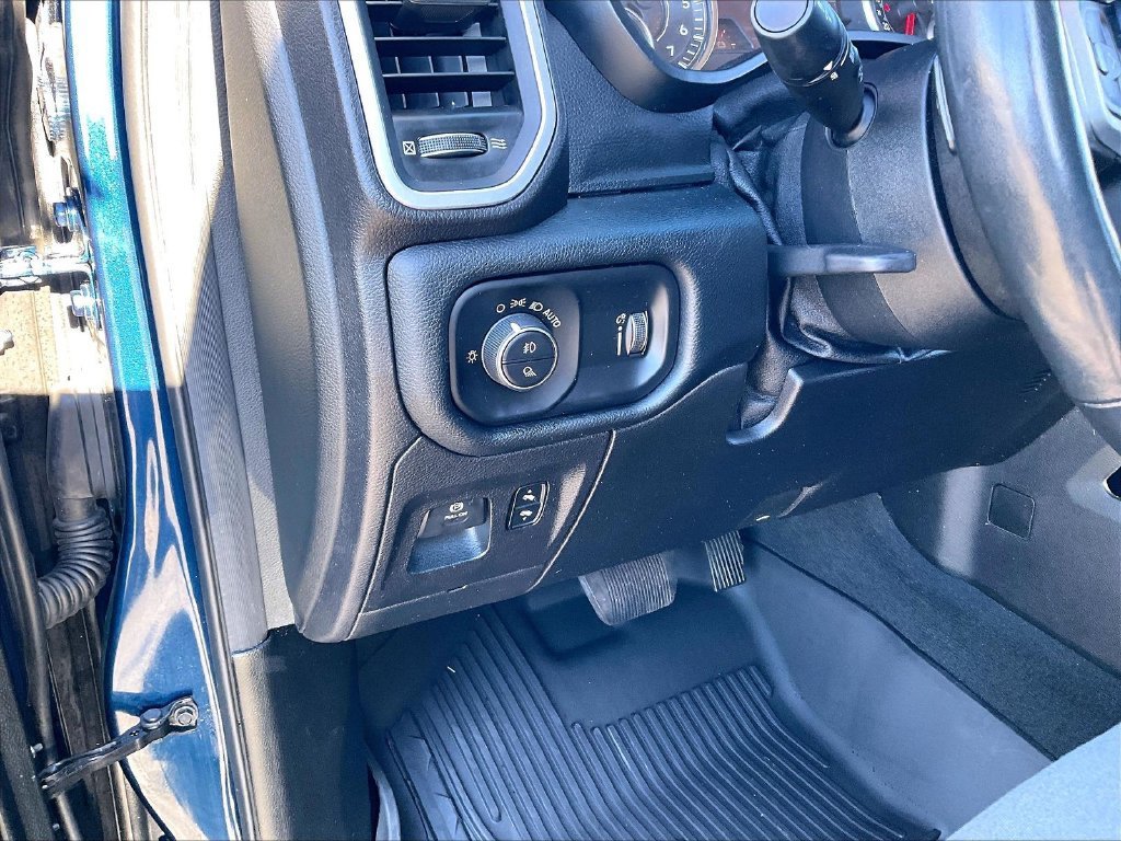 Used 2020 RAM 1500 Big Horn AWD/4WD image 25