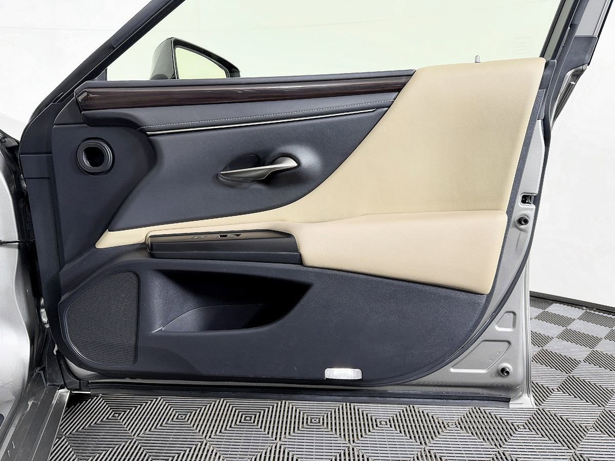 Used 2019 Lexus ES 300h w/ Premium Package FWD image 45