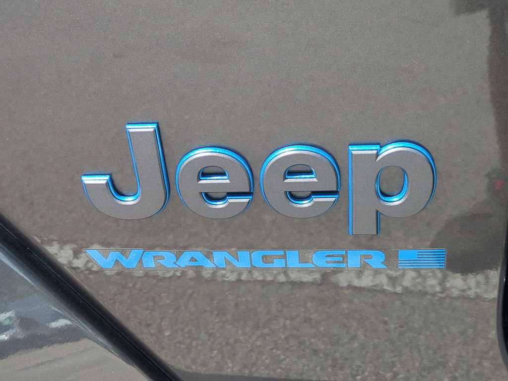 Used 2025 Jeep Wrangler Sahara 4xe image 14