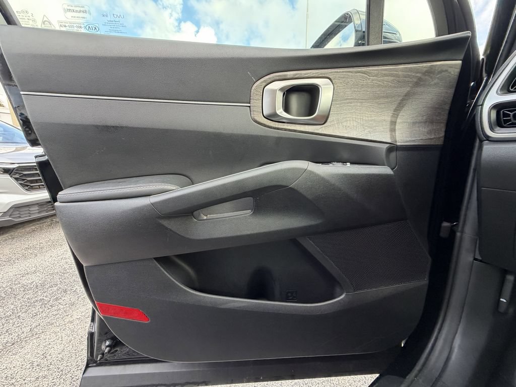 Used 2021 Kia Sorento EX FWD image 19