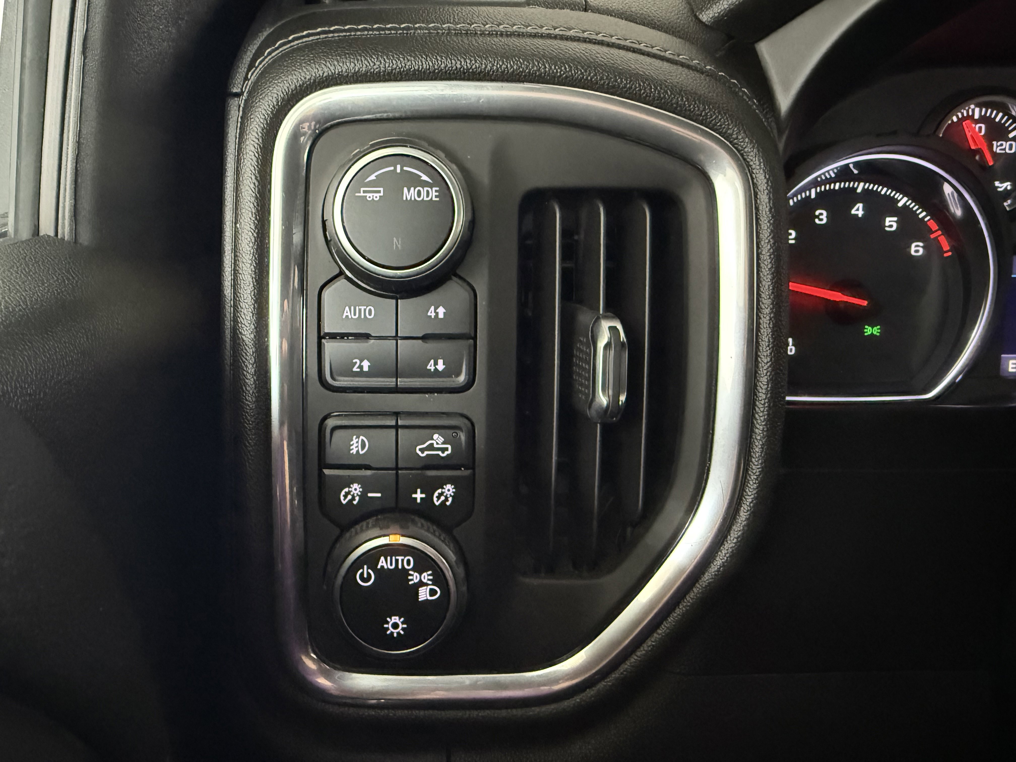 Used 2021 Chevrolet Silverado 1500 LT Trail Boss w/ Bed Protection Package image 24