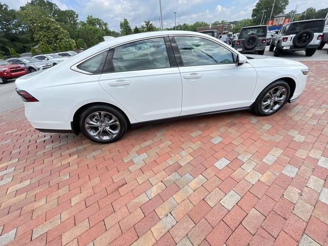 Certified 2024 Honda Accord EX image 35