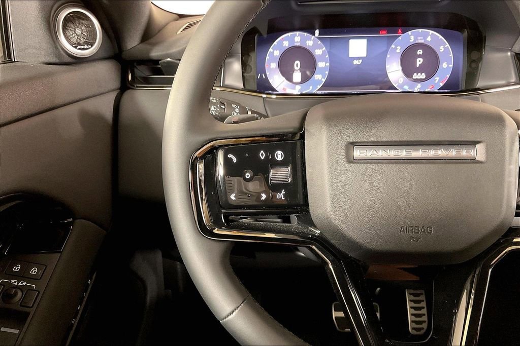Used 2024 Land Rover Range Rover Evoque Dynamic SE image 18