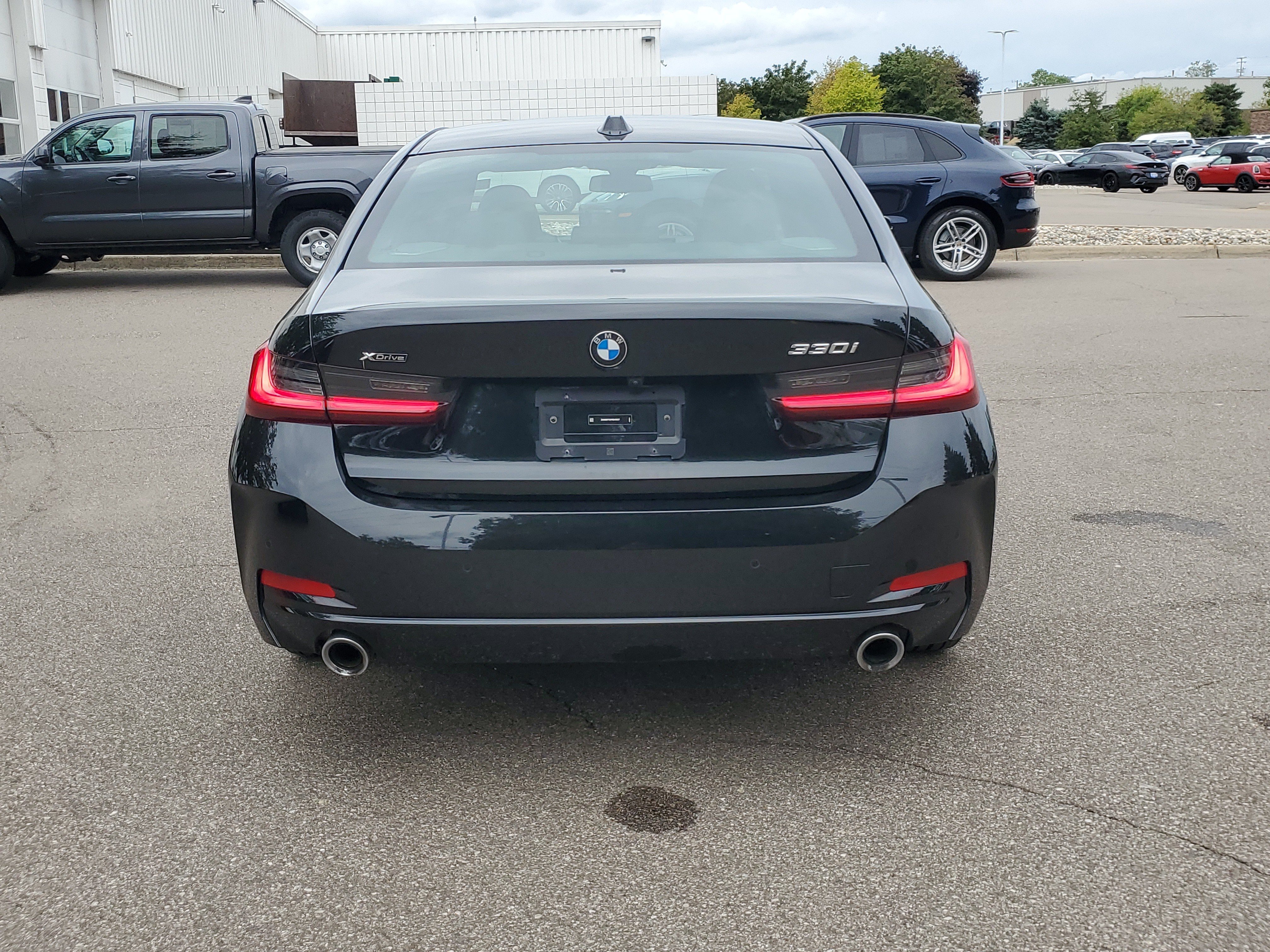 Certified 2023 BMW 330i xDrive Sedan w/ Premium Package AWD/4WD image 4