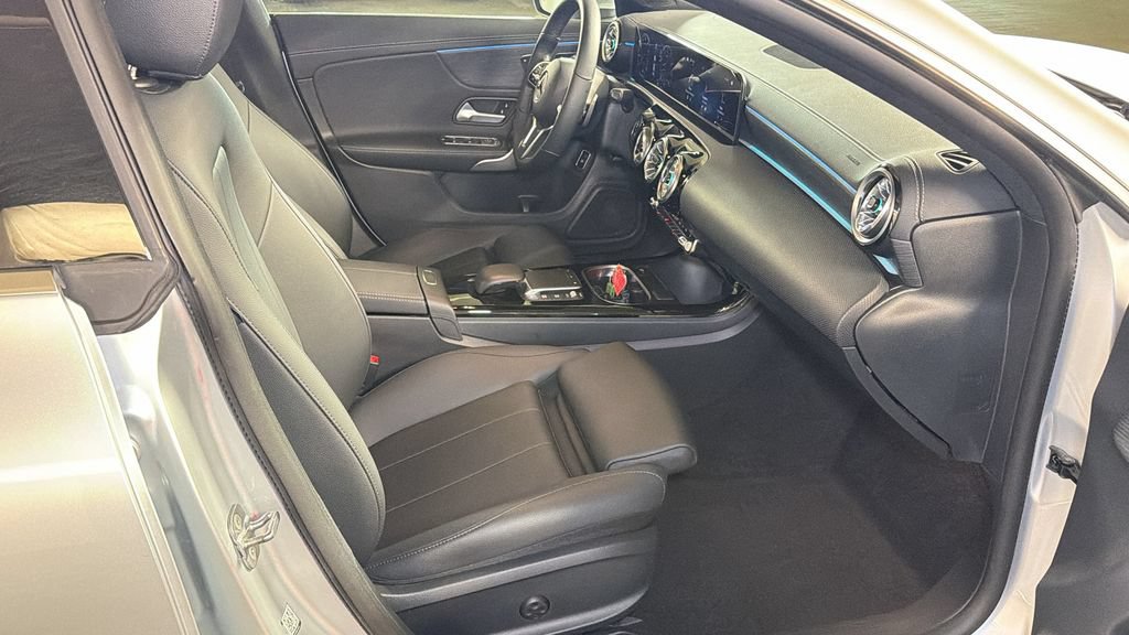 Used 2023 Mercedes-Benz CLA 250 4MATIC image 10