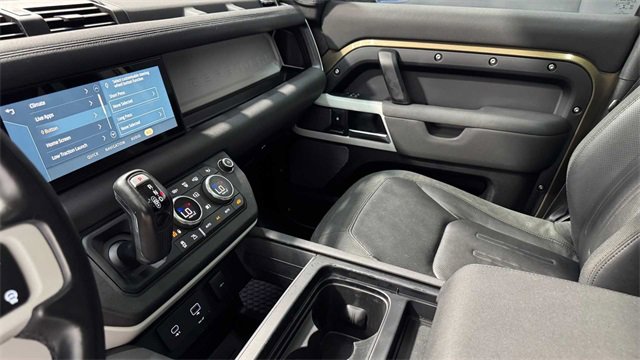 Used 2020 Land Rover Defender 110 SE image 33