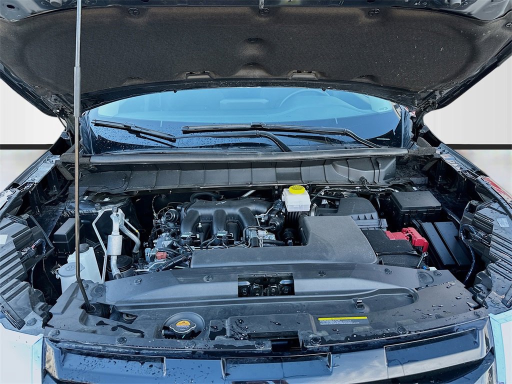 Used 2024 Nissan Pathfinder S image 30