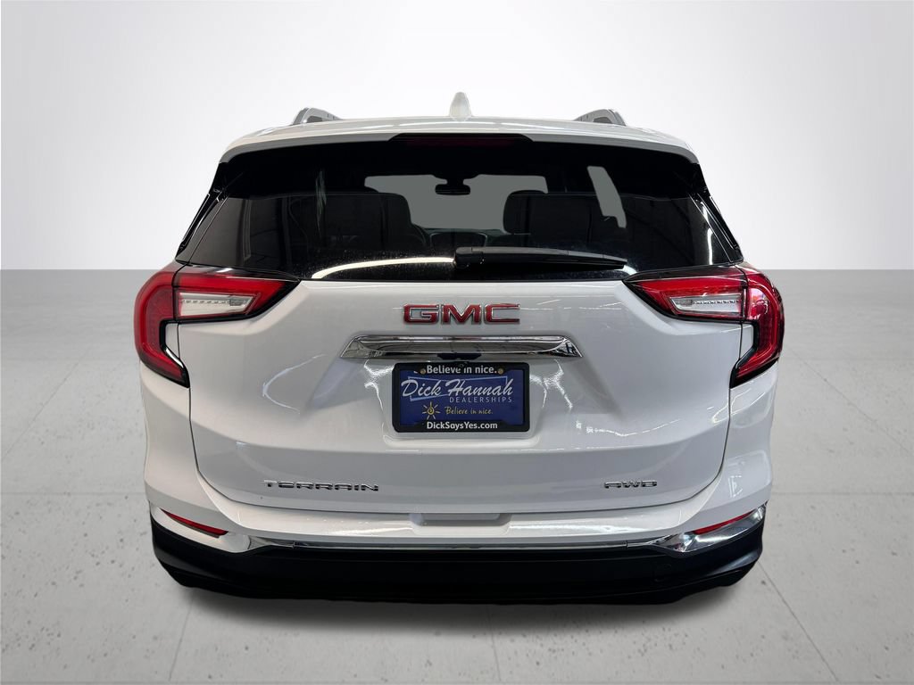 Used 2024 GMC Terrain SLT AWD/4WD image 5