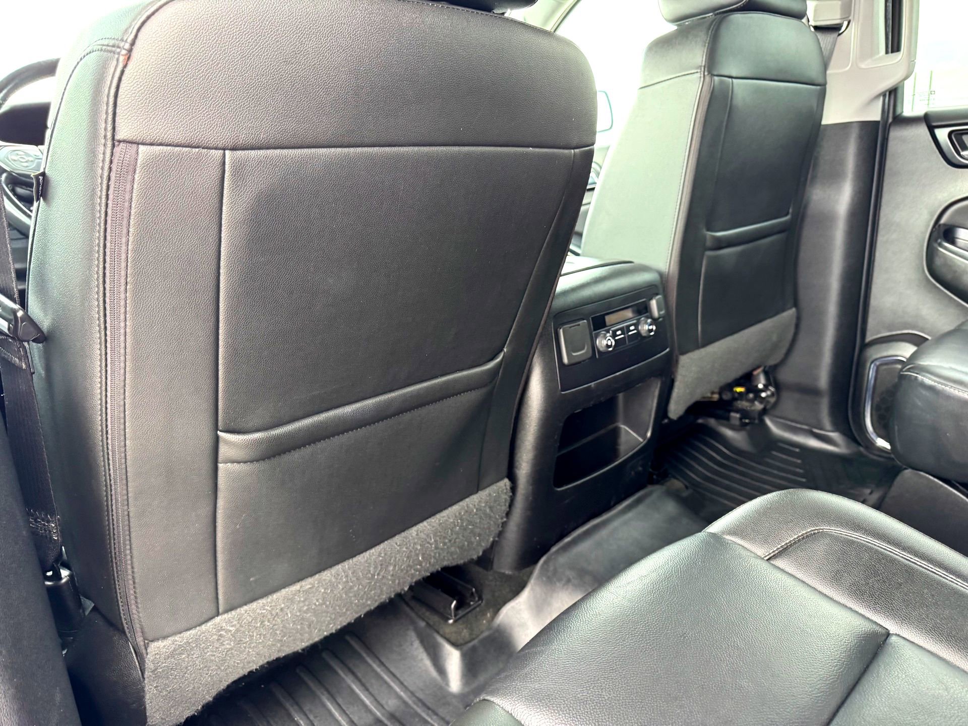 Used 2018 Chevrolet Suburban LT image 22