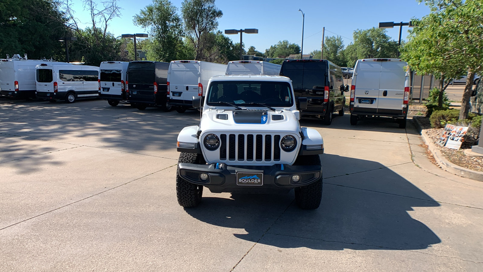 Used 2023 Jeep Wrangler Unlimited Rubicon 4xe w/ Cold Weather Group AWD/4WD image 8