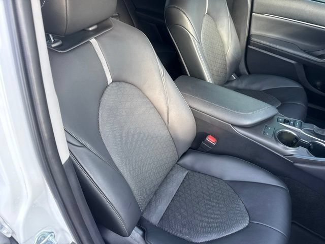 Used 2021 Toyota Camry XSE FWD image 25