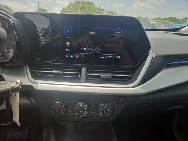 Used 2024 Chevrolet Trax LS w/ LS Convenience Package FWD image 19