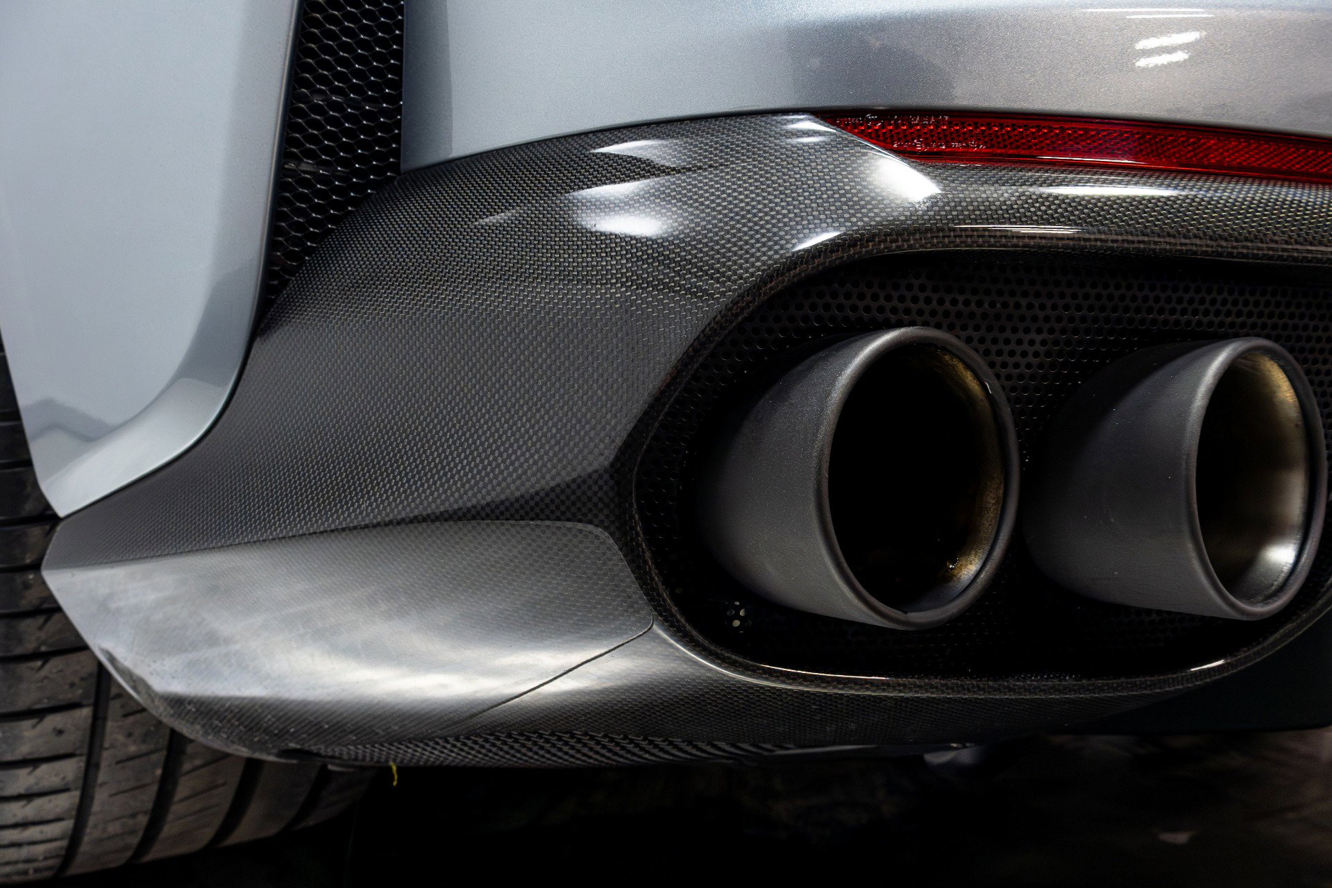 Used 2018 Ferrari 812 Superfast RWD image 56