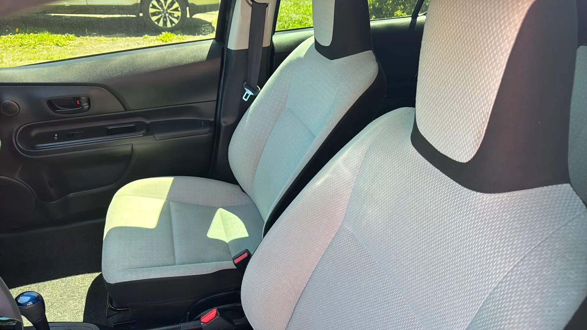 Used 2018 Toyota Prius C One image 5