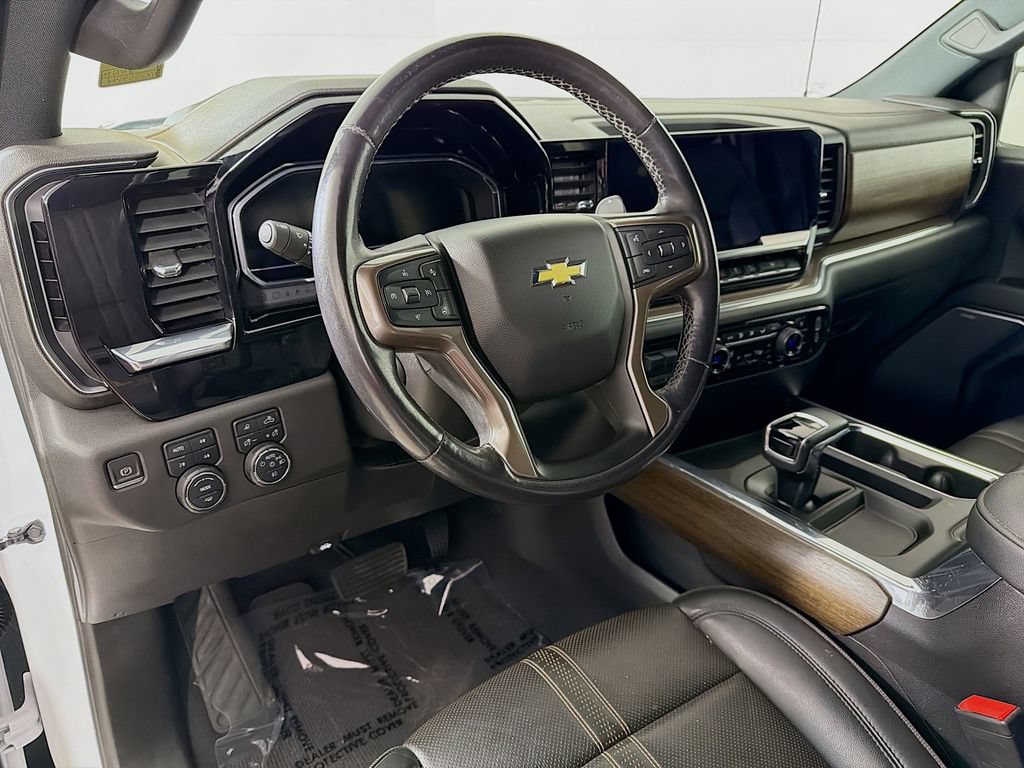 Used 2022 Chevrolet Silverado 1500 High Country w/ Z71 Off-Road Package AWD/4WD image 10