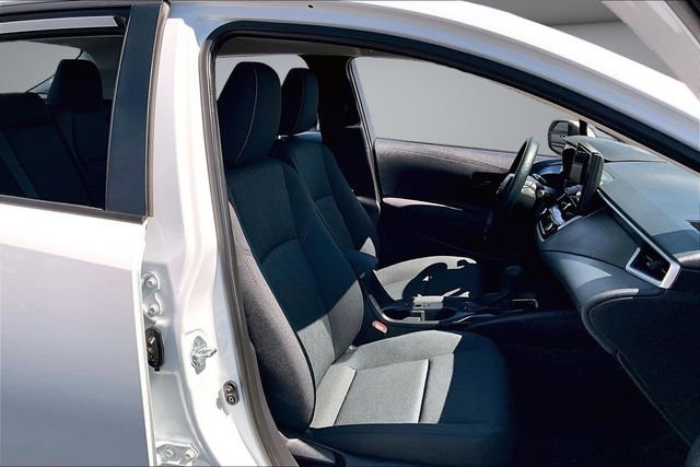 Used 2025 Toyota Corolla LE image 27
